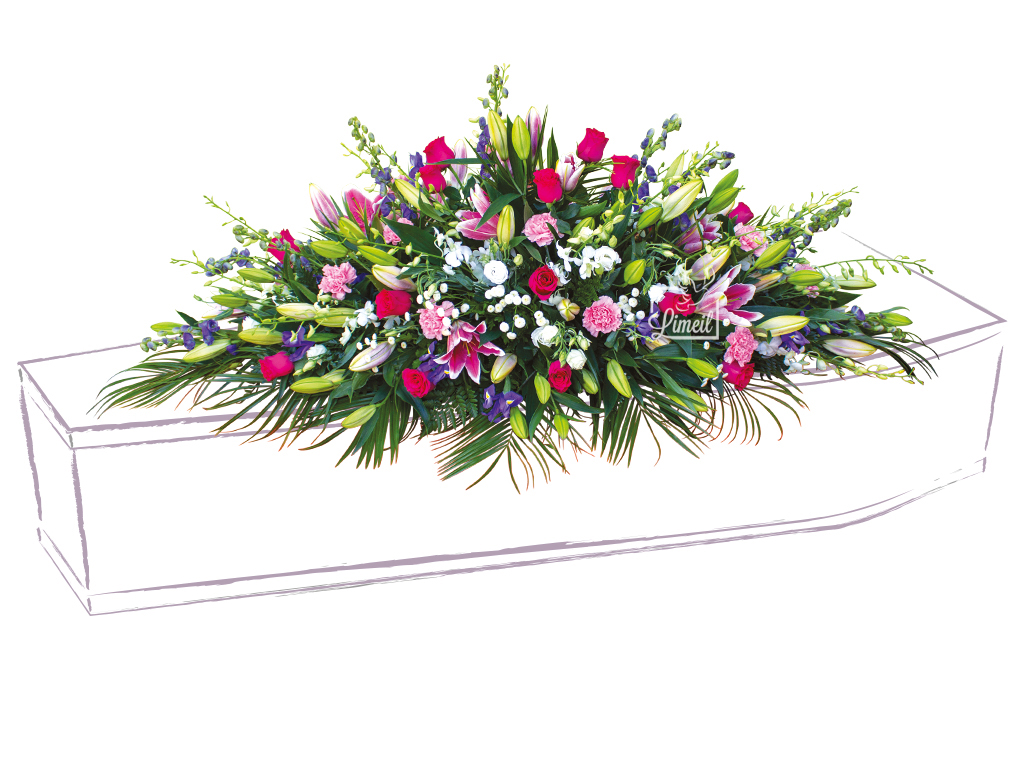 Bouquet de fleurs pour dessus de cercueil composées de Dendro blanc, Rose fuchsia, Lys star, Matricaire blanc, Lisianthus blanc, Delphinium bleu, Iris bleu, Oeillet rose, Lentisque Dessus de cercueil Rose Fuchsia